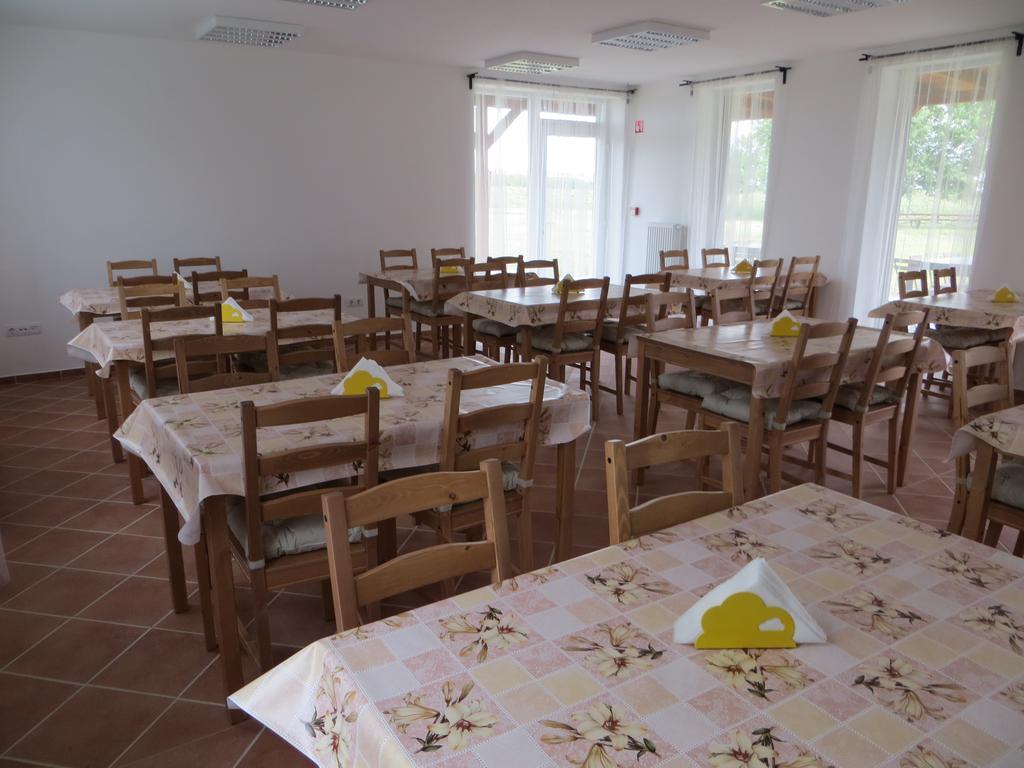 Horpacsi Europa Piheno Koezpont Hotel Екстериор снимка